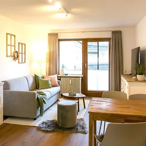 Balkon Mit Ruhigem Garten In Od1 Sonthofen